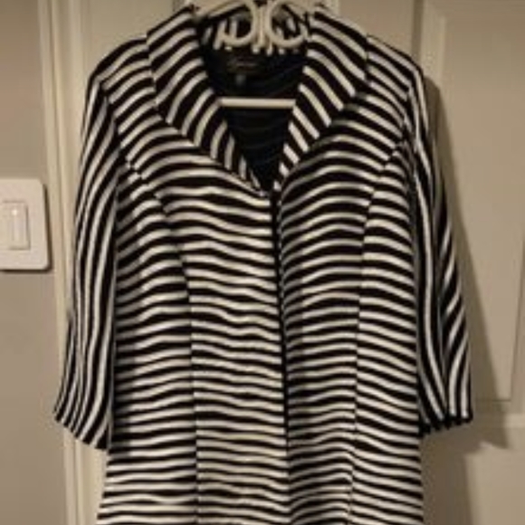 Suit - Picture 1 of 5